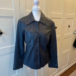 Banana Republic navy blue leather jacket fitted with shirt tail bottom M